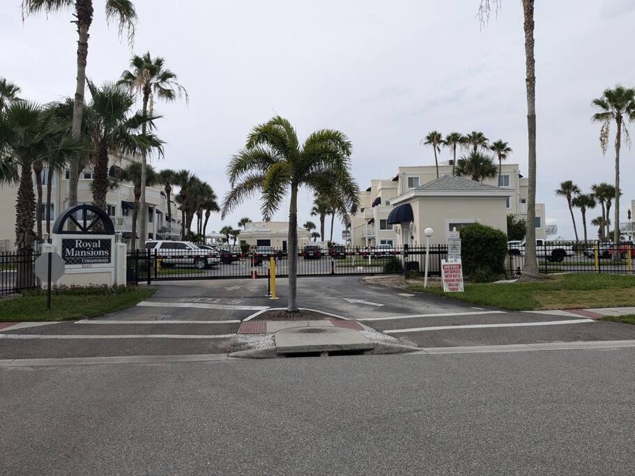 Oceanfront 2br2b, Ocean Views, Heated Pool, Apartamento Cape Canaveral