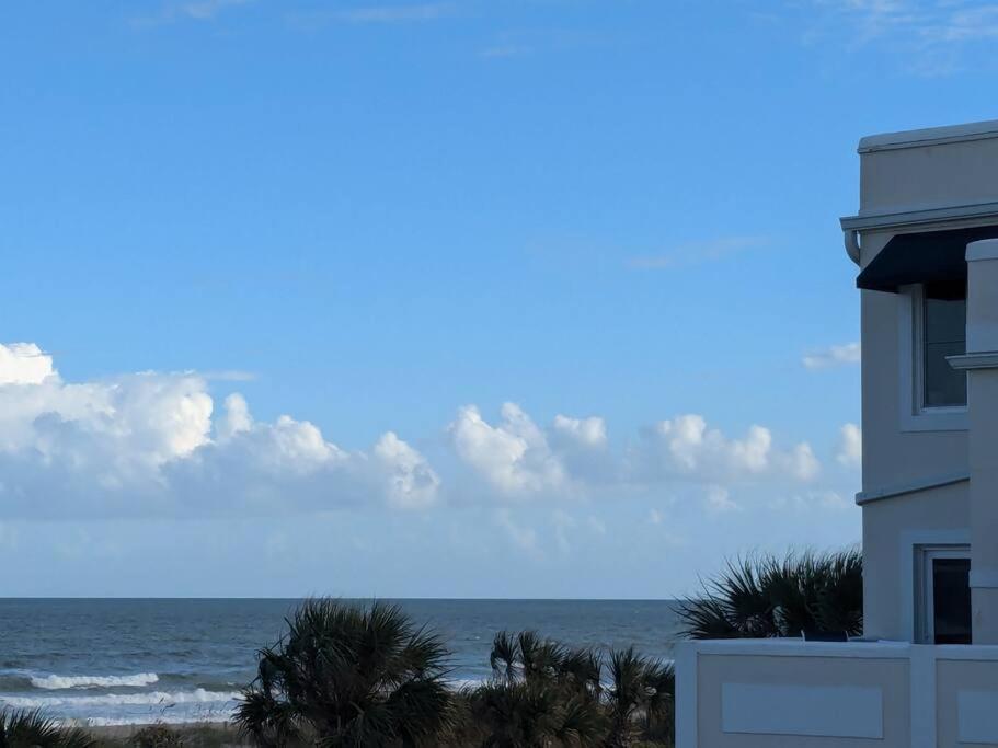 Oceanfront 2br2b, Ocean Views, Heated Pool, *