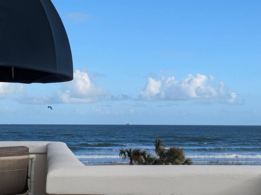 Apartamento Oceanfront 2br2b, Ocean Views, Heated Pool,