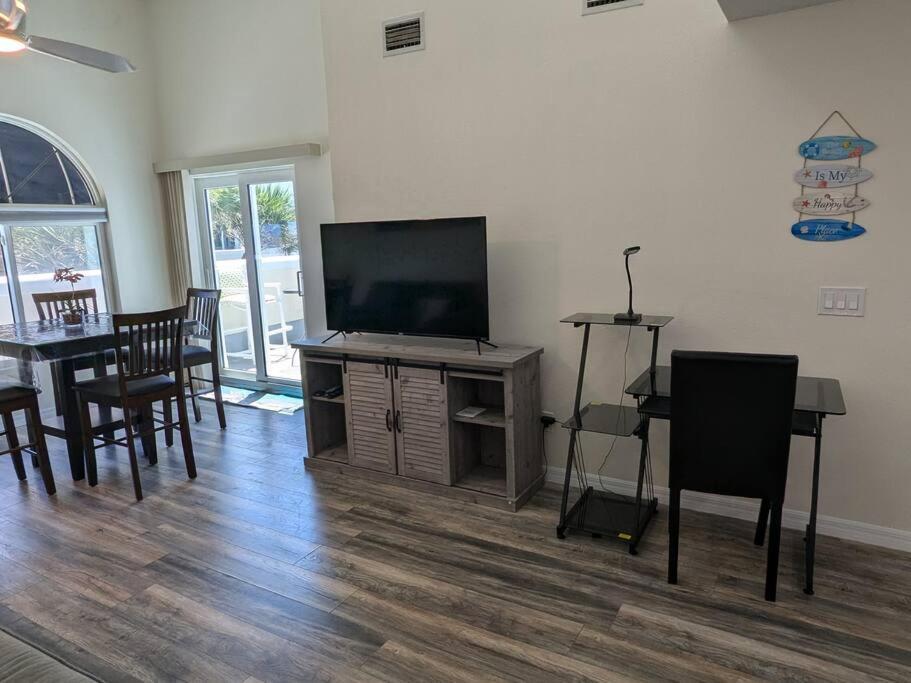 Oceanfront 2br2b, Ocean Views, Heated Pool, *